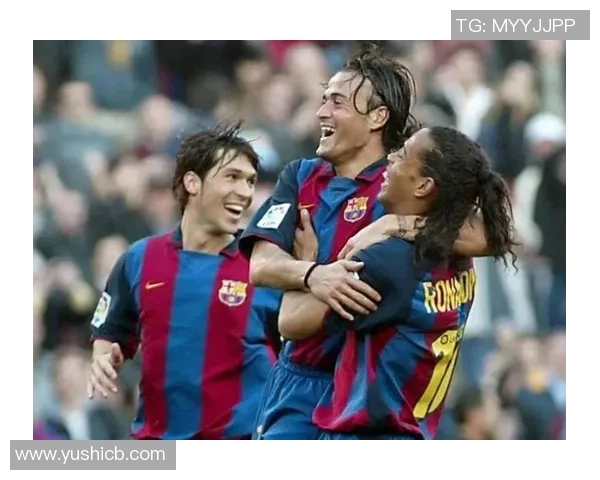 足球三剑客风采再现 聚焦传奇球星的巅峰时刻与无畏精神